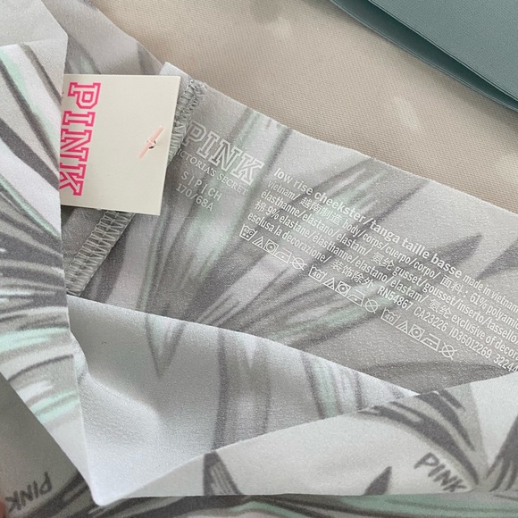 New XS VS PINK Bralette + S cheekster panty - Picture 4 of 7